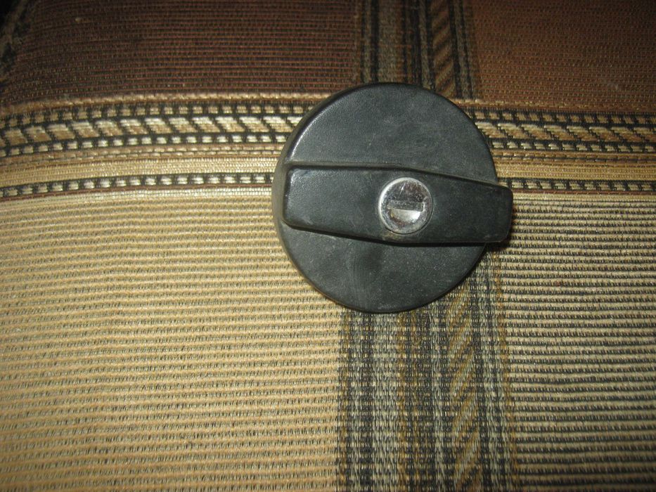 Крышка бензобака,пластик