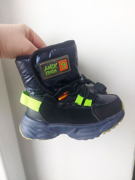 Зимові дутики, чоботи на хлопчика