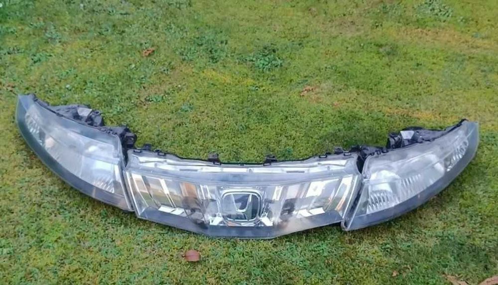 Honda civic 5D 2006-2011 фара решетка ксенон обычная