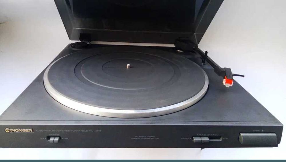 проигрыватель виниловых пластинок Pioneer