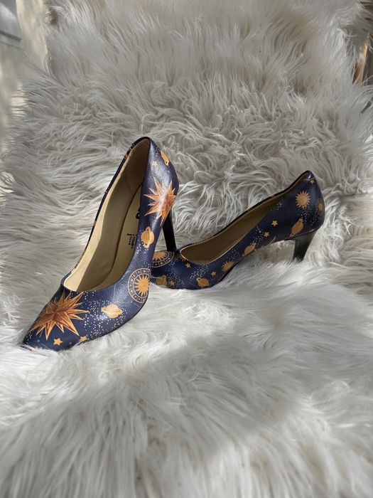 Кольорові туфлі на каблуці бренду Dogo