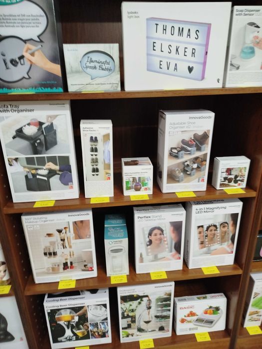 Recheio de Loja de Prendas e Gadgets