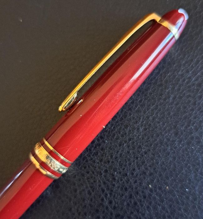 Caneta Montblanc Meisterstuck com aparo em ouro 14k