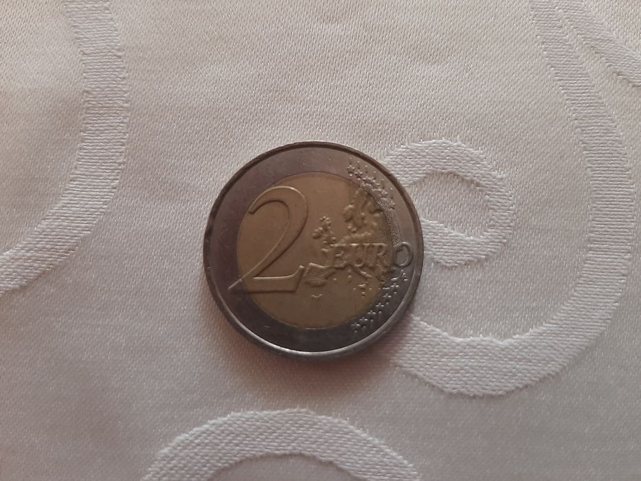 Продам ходовые 2 евро 2010 года.Цена 200 гривен.