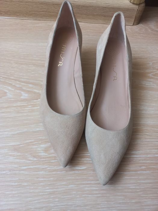 Нові туфлі Unisa (Іспанія),