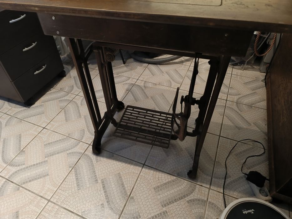 Máquina de costura antiga
