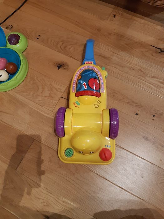 Interaktywny odkurzacz Fisher price