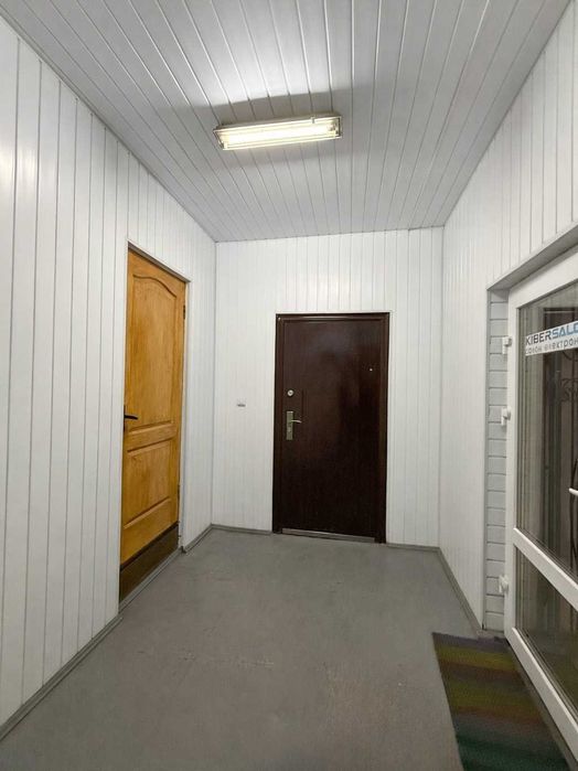 Продається комерційне приміщення 80 м2