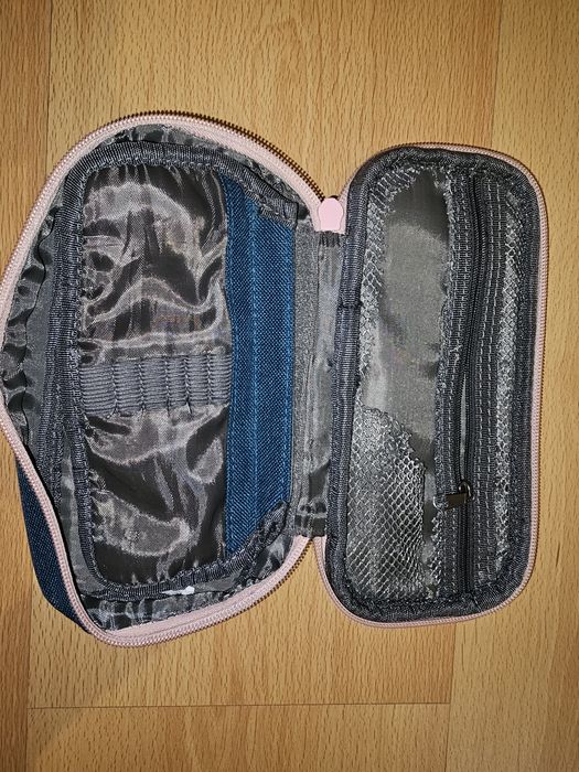 Estojo com vários compartimentos64553249004930121