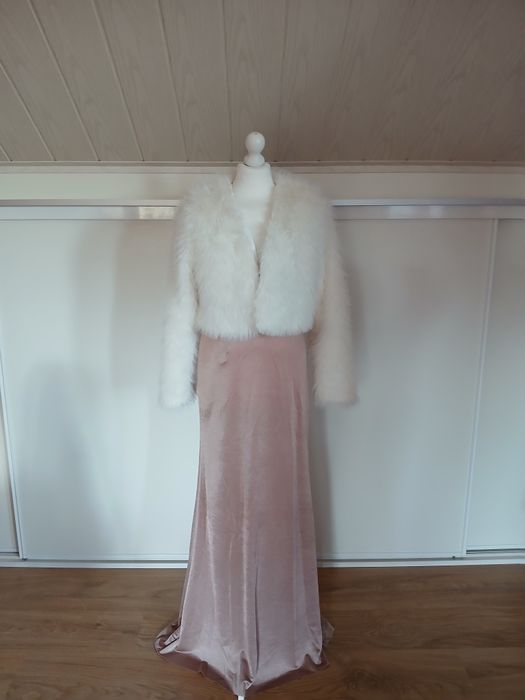 Długa suknia wieczorową sylwester wesele