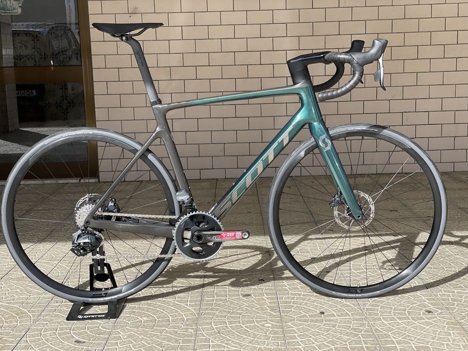 Bicicleta Estrada Scott Addict RC 20 / Nova