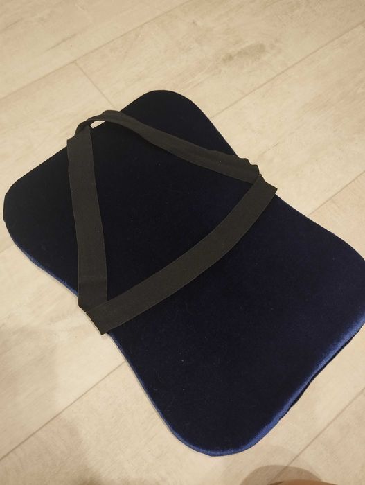 Подушка під спину для гімнастики