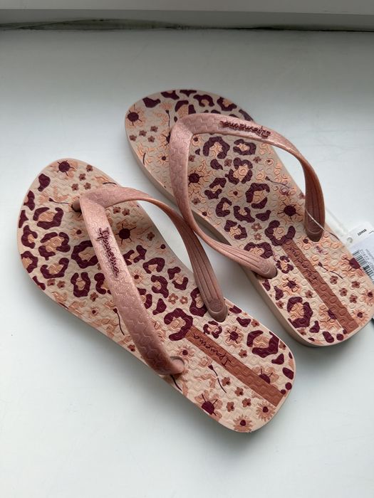 Вєтнамки жіночі 35 розміру