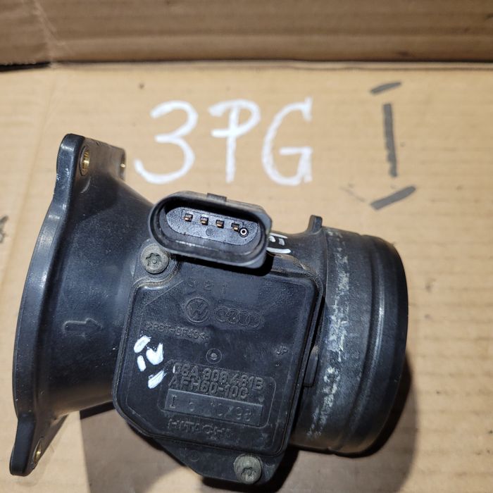 Przepływomierz masowy powietrza Hitachi vw golf IV Audi A3 8L 1.6SR