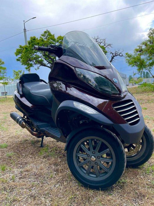 Трицикл PIAGGIO MP3 250RL