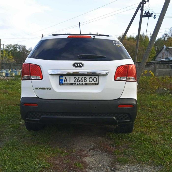 Продам автомобіль Kia Sorento 2012