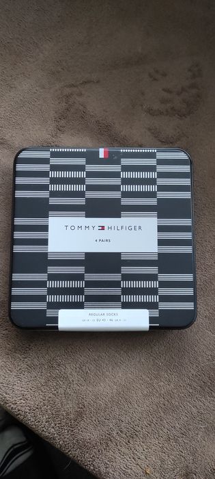 Skarpetki granatowe w puszce Tommy