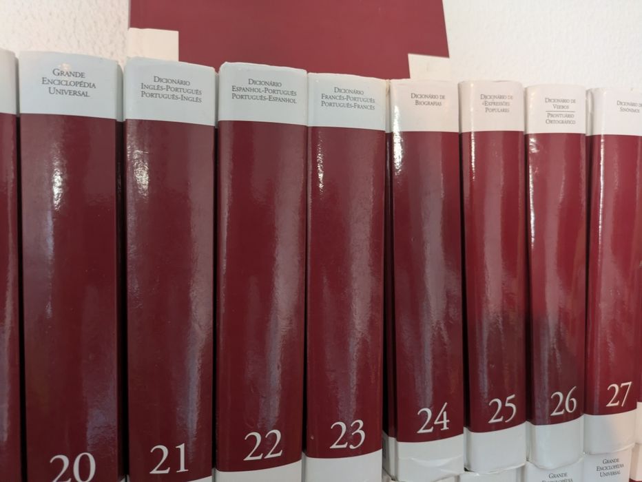 Coleção completa da Grande Enciclopédia Universal do Correio da Manhã, edição Durclub (2004) 30 volumes + Atlas Universal