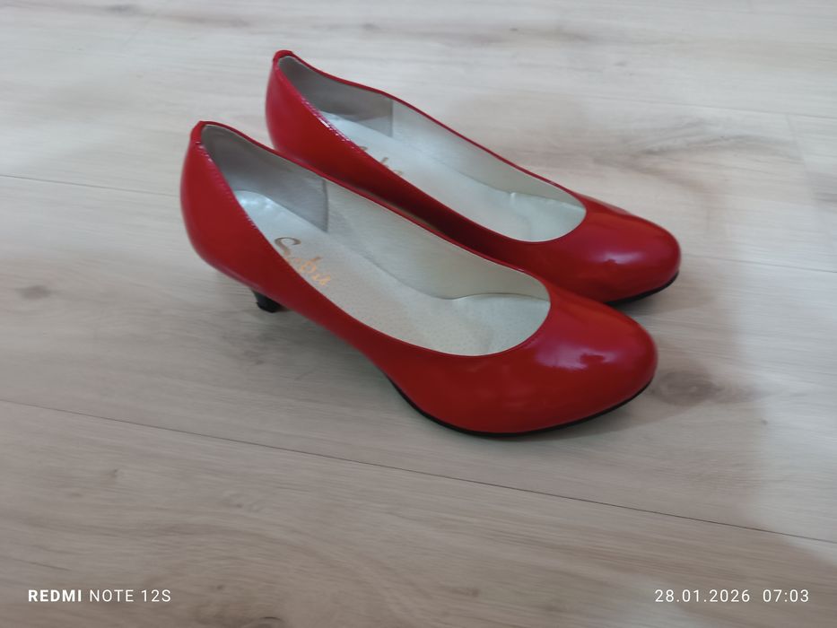 Czółenka na obcasie XXL