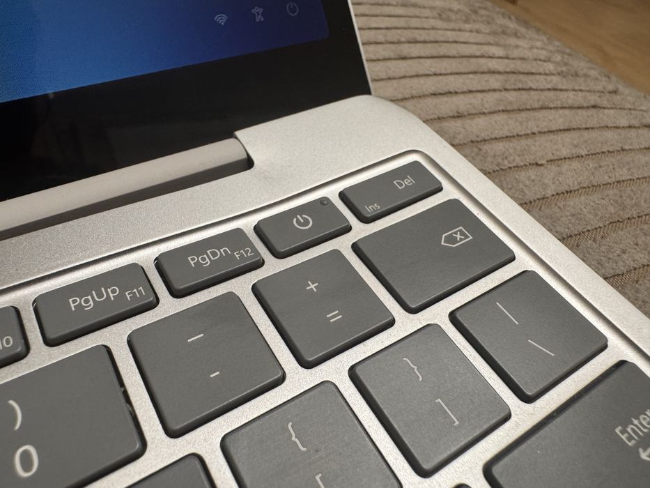 Microsoft Surface Go