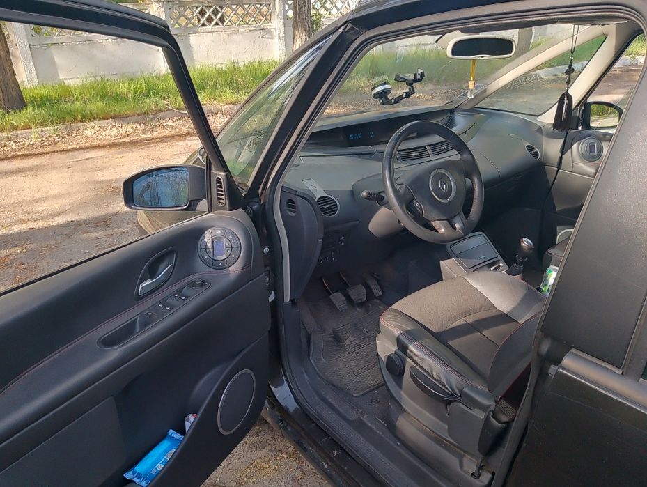 Рено Эспейс 4 7 мест.