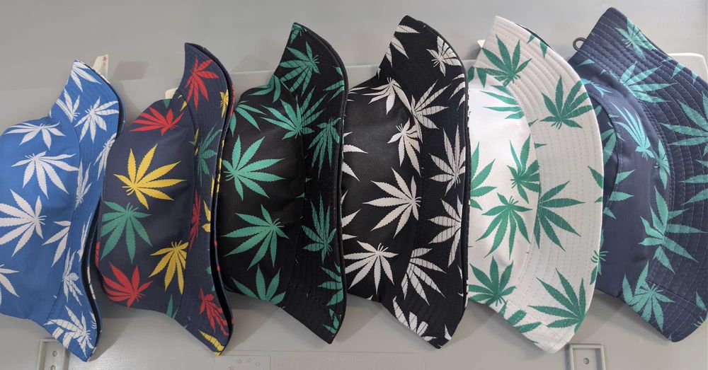 Kapelusz bucket hat dwustronny - wzór liści, 6 kolorystyk