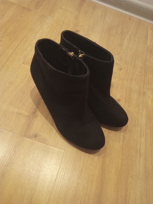 Buty damskie zamszowe New Look r.40
