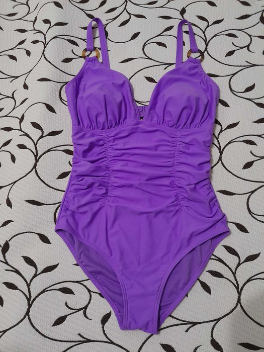 Купальник женский, размер 48, фирменный.