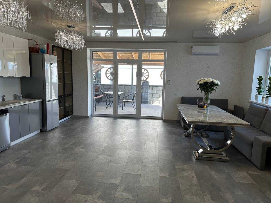 Продам котедж з ремонтом!