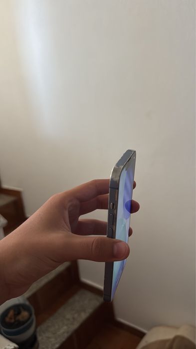 Iphone 14 azul bebe