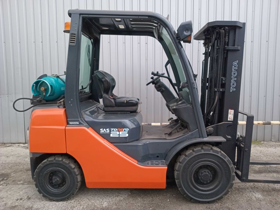 Навантажувач бу TOYOTA 2.5 т , ГАЗ, подъём 4,3м , 2020г.