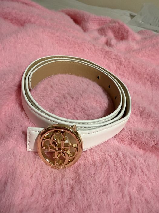 Bialy pasek guess
