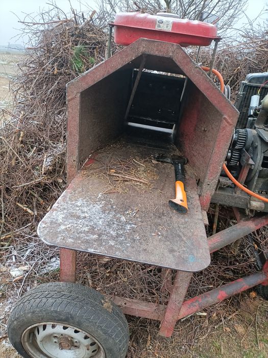 Rębak do gałęzi na 4 noże wydajny i mocny