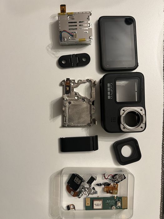 Części GoPro 9 - pozostalosci po konwersji do naked