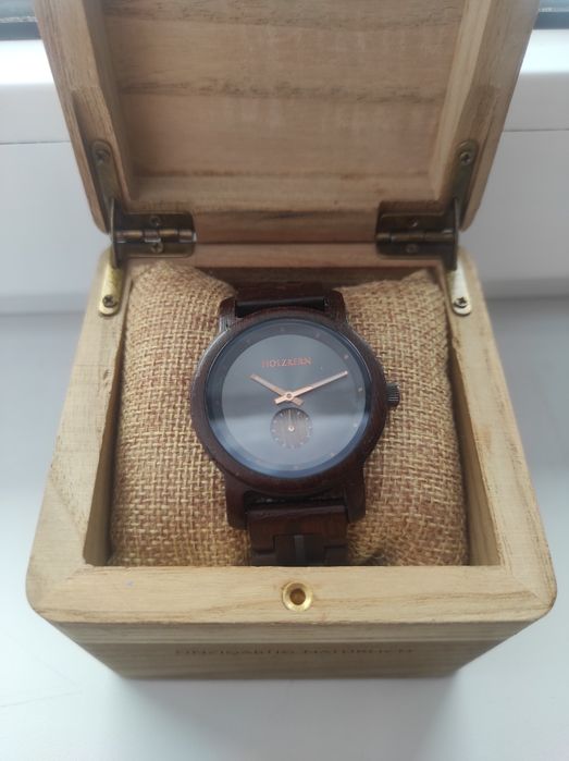 Наручний годинник HOLZKERN