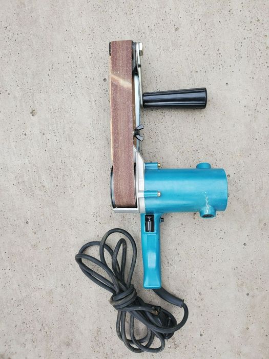 Шліфмашина стрічкова Makita 9030
