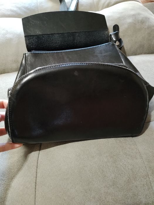 шоу leather/ рукзак/ Сумка нє велика жіноча  чорна  на ручці( розмір~