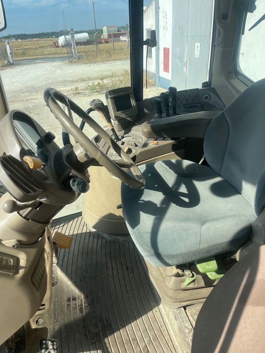 Máquina agrícola trator