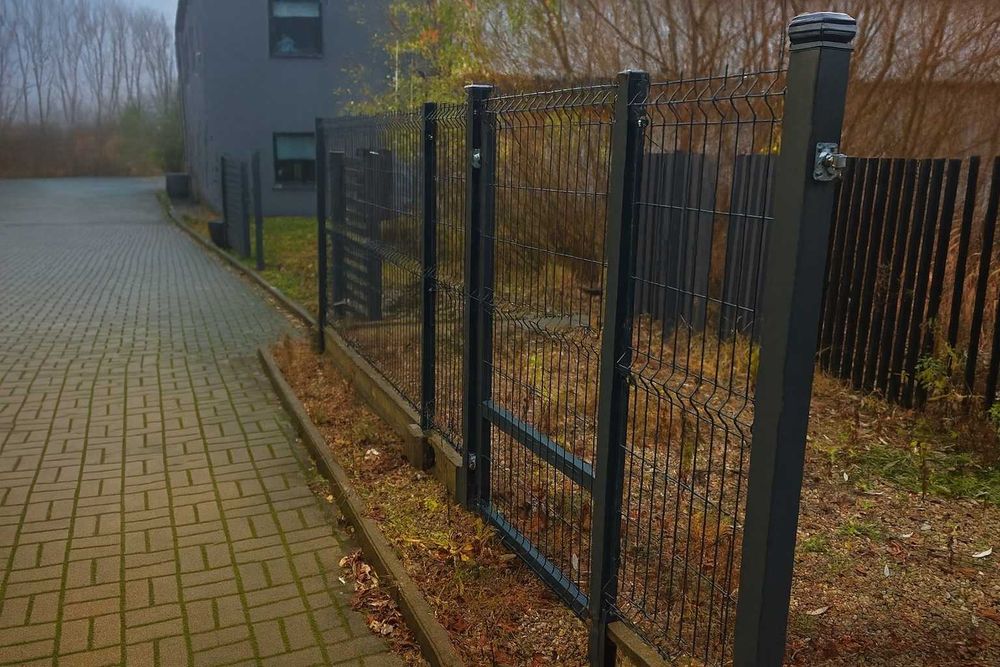 Ogrodzenie panelowe 1.23 z podmurówką