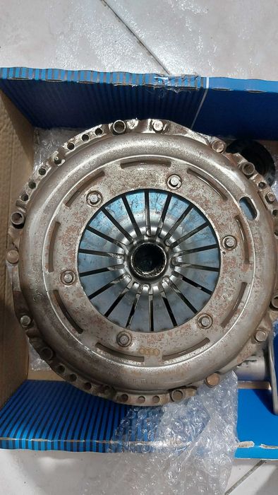 Kompletne sprzęgło i dwumas z Audi a4 b8 2.0 tdi