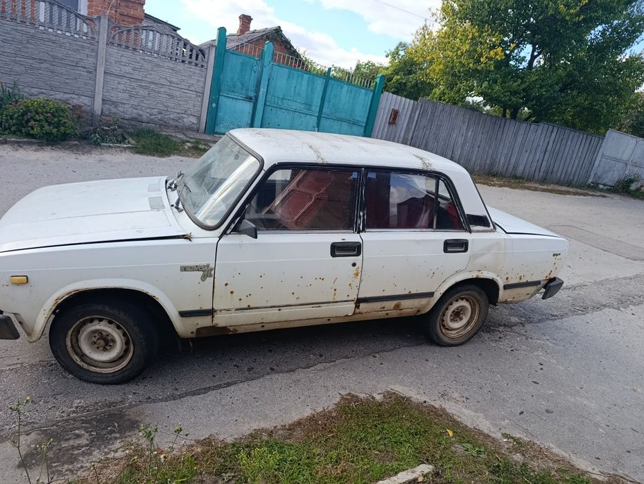 Продам ваз 2105 1996р,газ - бензин, з документами, під поварку або розборку.