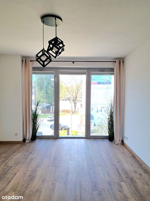2011r. Apartamentowiec Wyremontowane 2 Pokoje Garderoba Centrum Winda