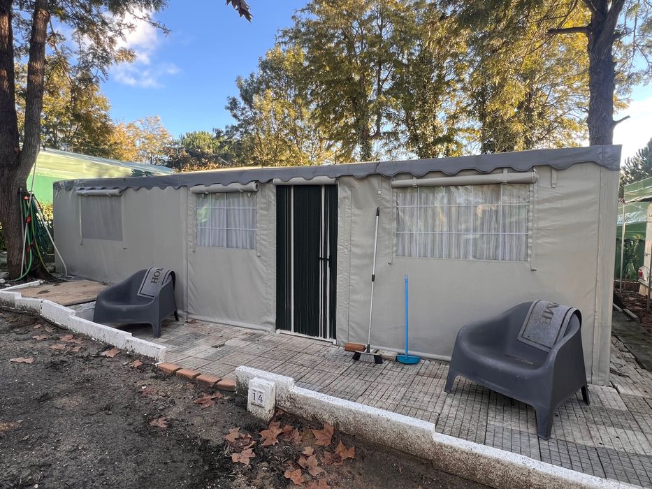 Alvéolo com caravana