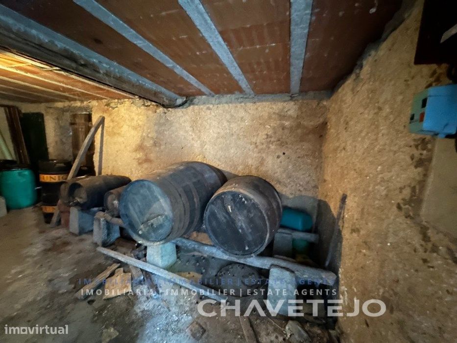 Casa de campo com anexos em zona tranquila a 10 km de Tomar.