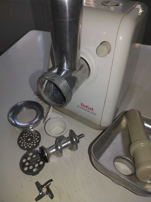 Электрическая мясорубка Tefal Le Hachoir 1700