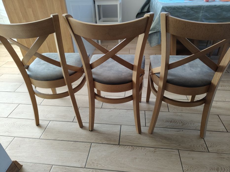 Stol bialy plus krzesla