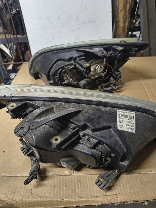 Lampy przednie Ford Focus mk 2 europa