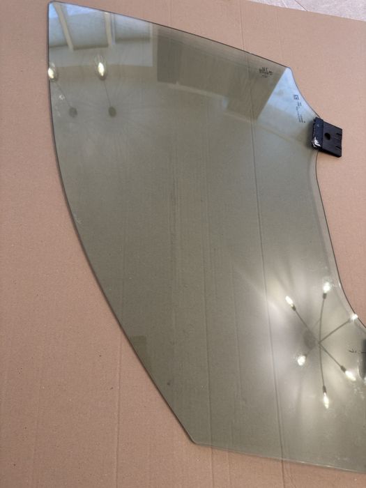 Боковое стекло Audi Q7. 4M0 845 021 E