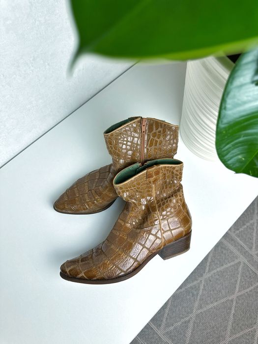 Шкіряні казаки з натуральної шкіри