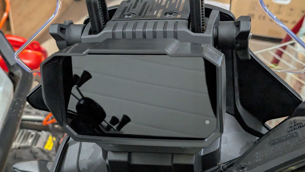 Osłona przeciwsłoneczna wyświetlacza CFMOTO 450 MT